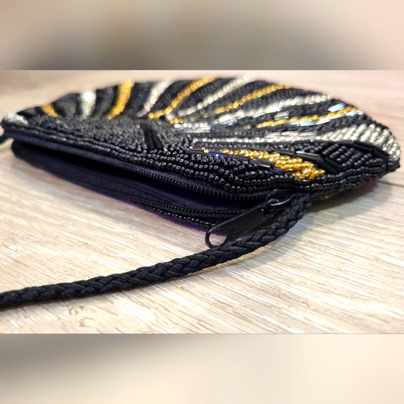 Gorgeous Black Vintage Shell Purse - Picture 6 of 14